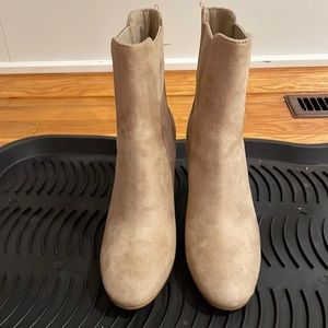 H & M Chelsea heeled boots